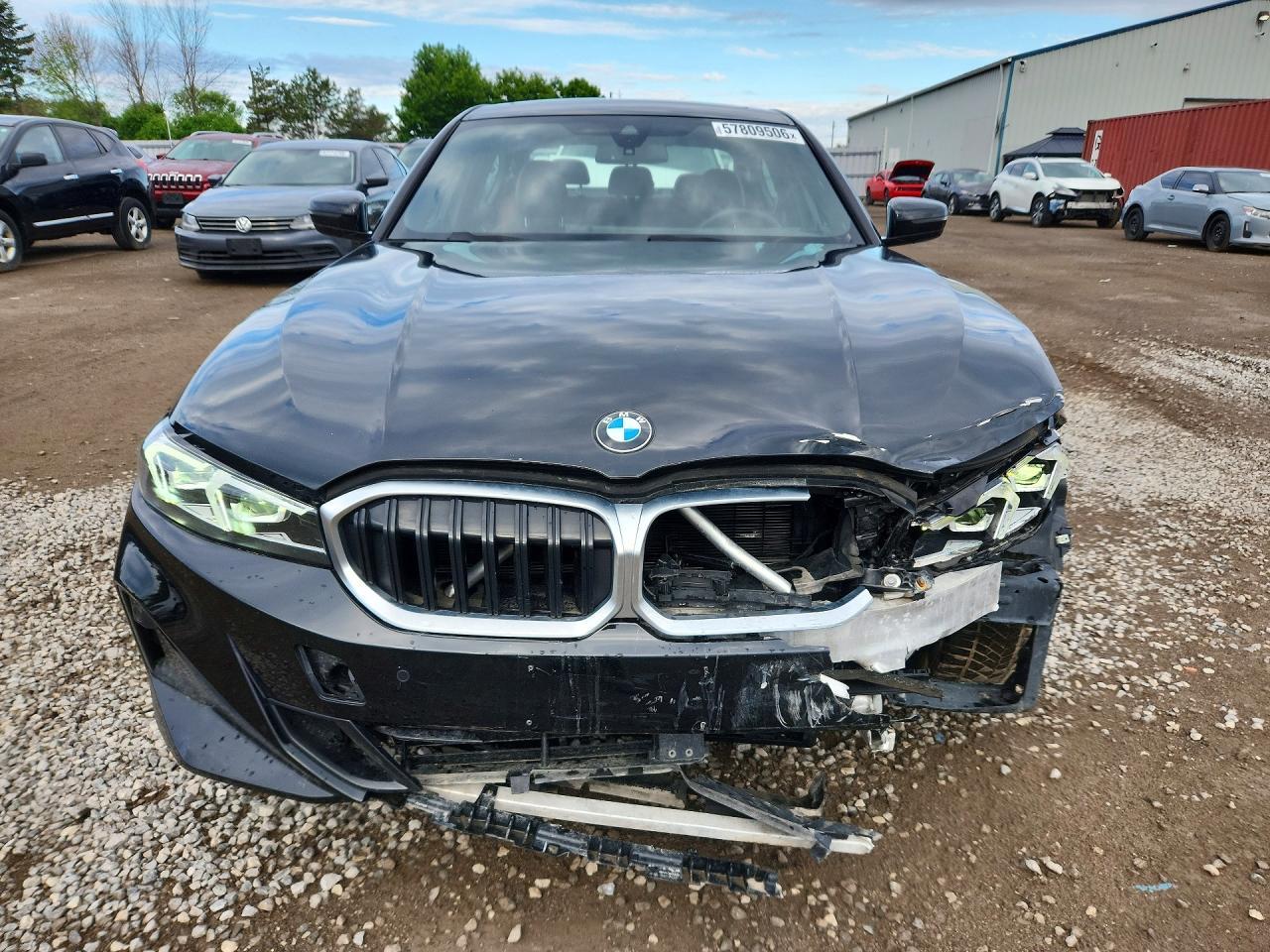 2024 BMW 330Xi - Фото 5