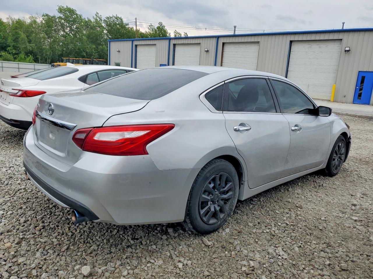 2017 Nissan Altima 2.5 S - Image 3