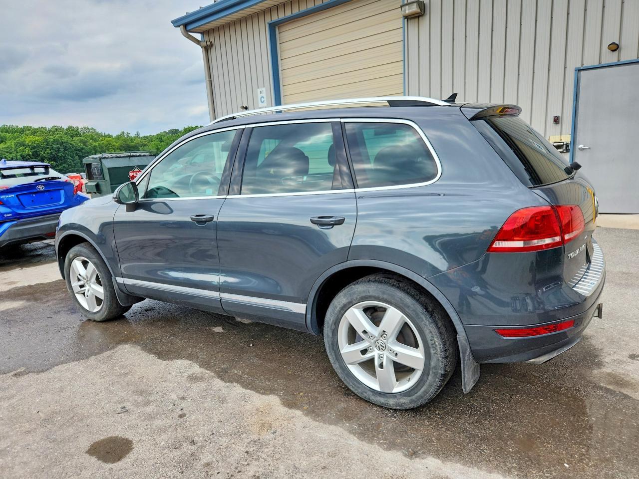 2014 Volkswagen Touareg V6 - Фото 2