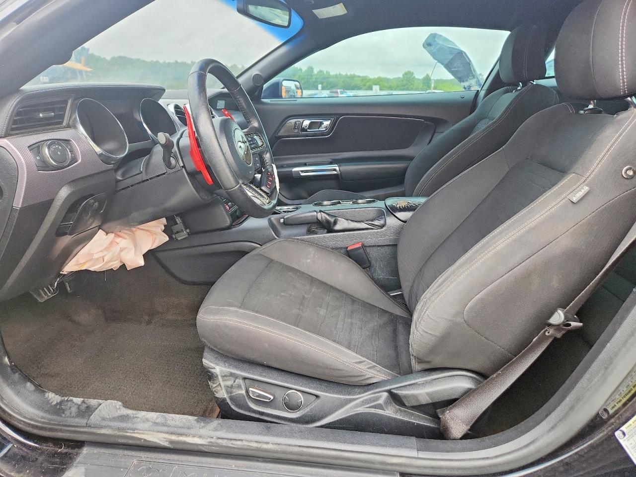 2015 Ford Mustang - Фото 7