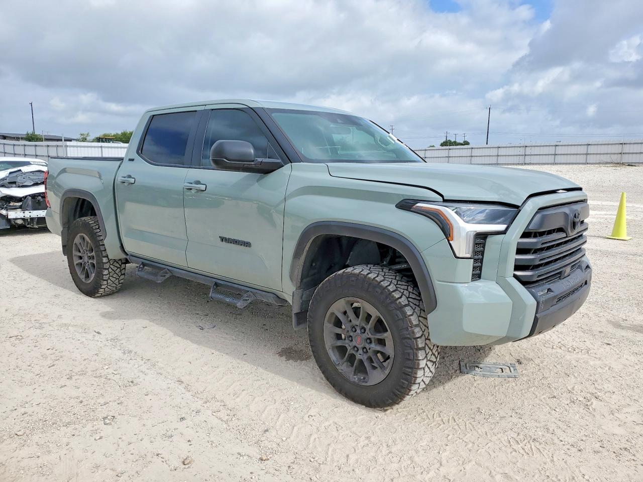 2024 Toyota Tundra Sr5 - Image 4