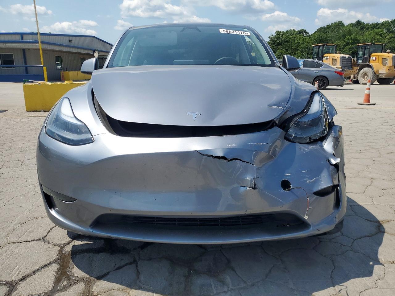 2024 Tesla Model Y - Фото 5