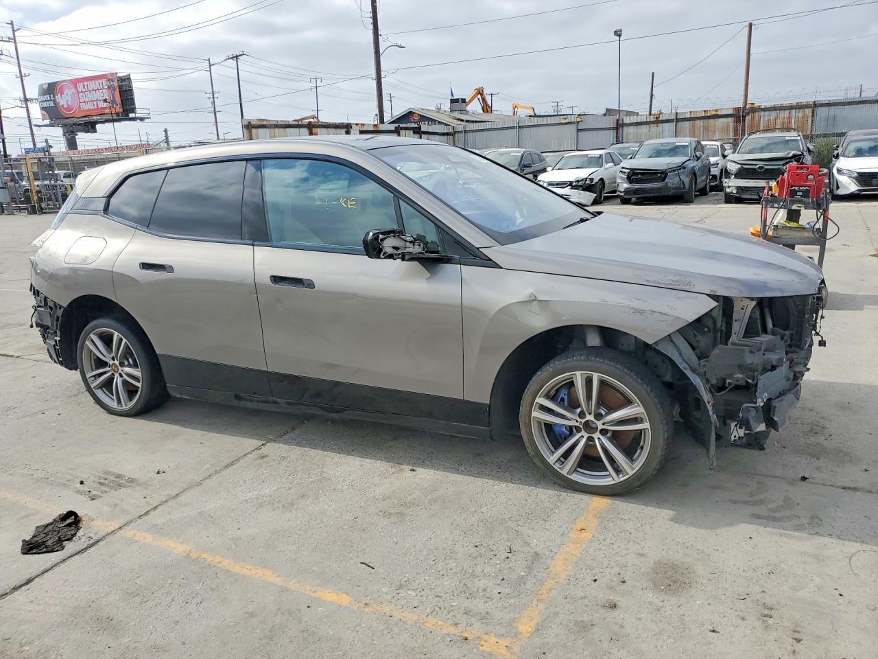 2024 BMW Ix xDrive50 - Фото 4