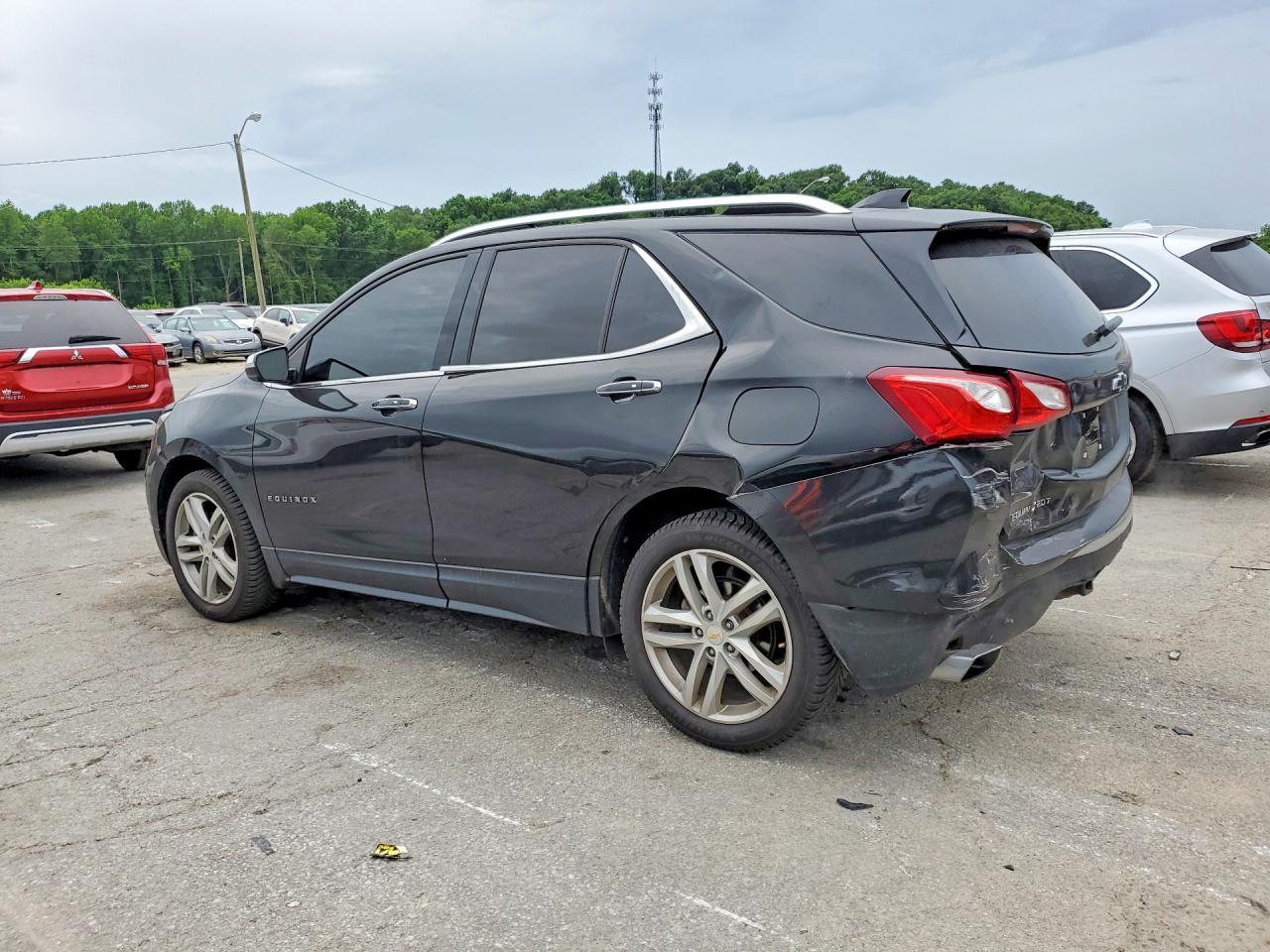 2018 Chevrolet Equinox Premier - Image 2