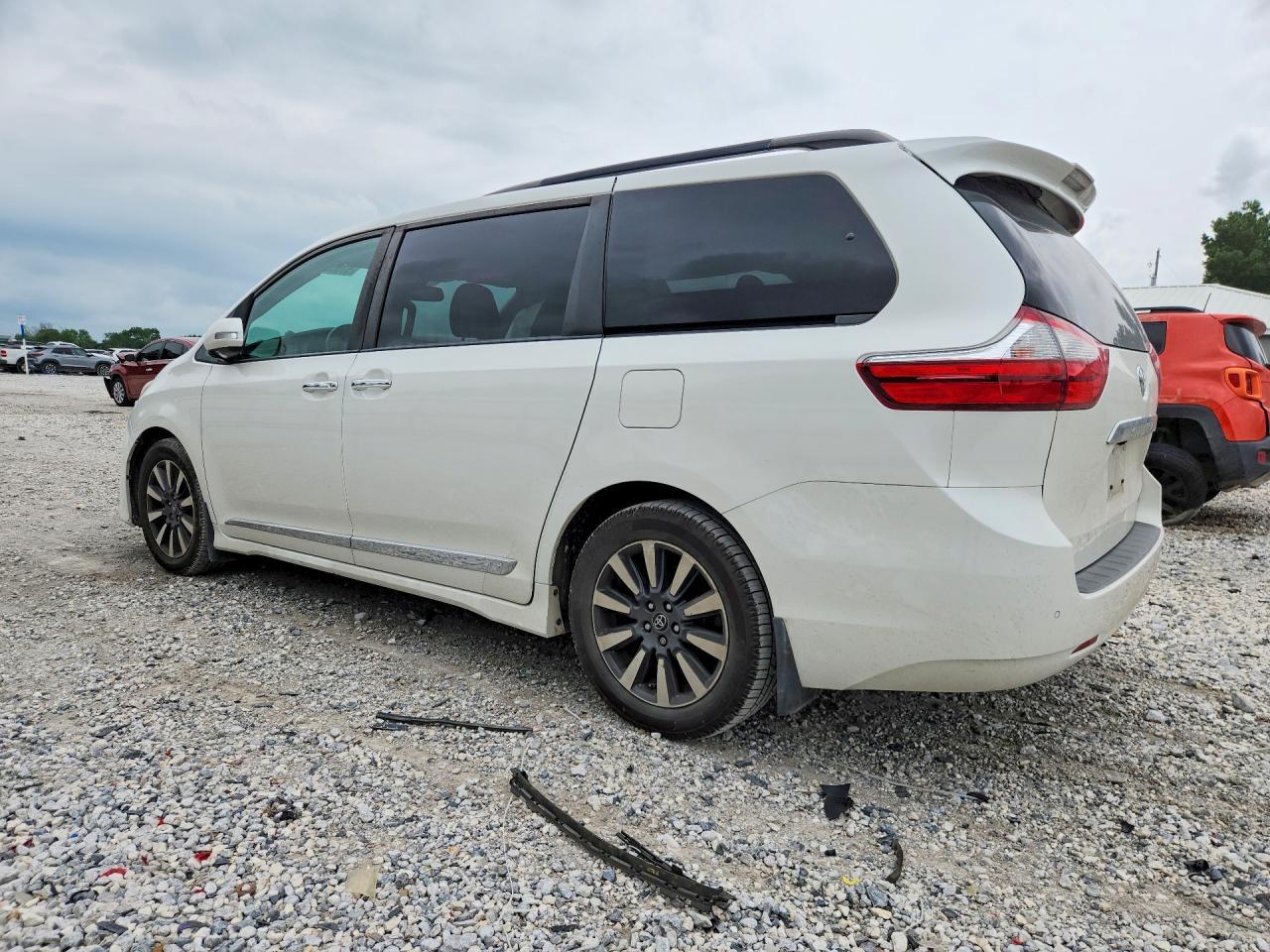 2019 Toyota Sienna Limited 7-Passenger - Фото 2