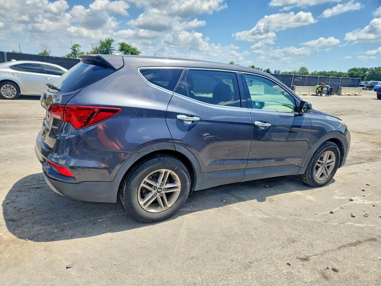 2017 Hyundai Santa Fe Sport 2.4L - Фото 3