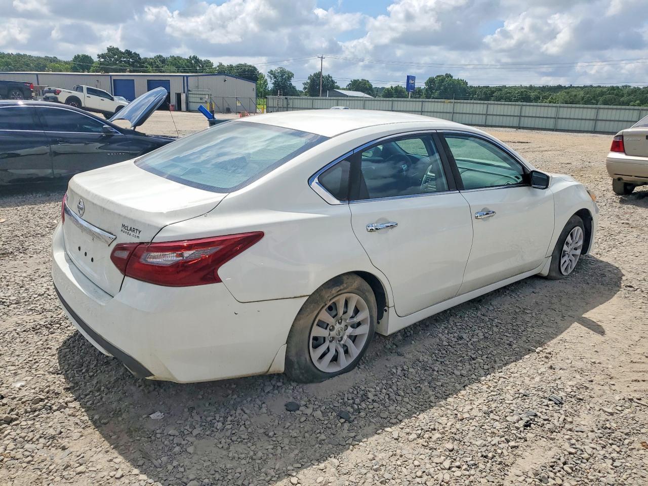2018 Nissan Altima 2.5 S - Image 3