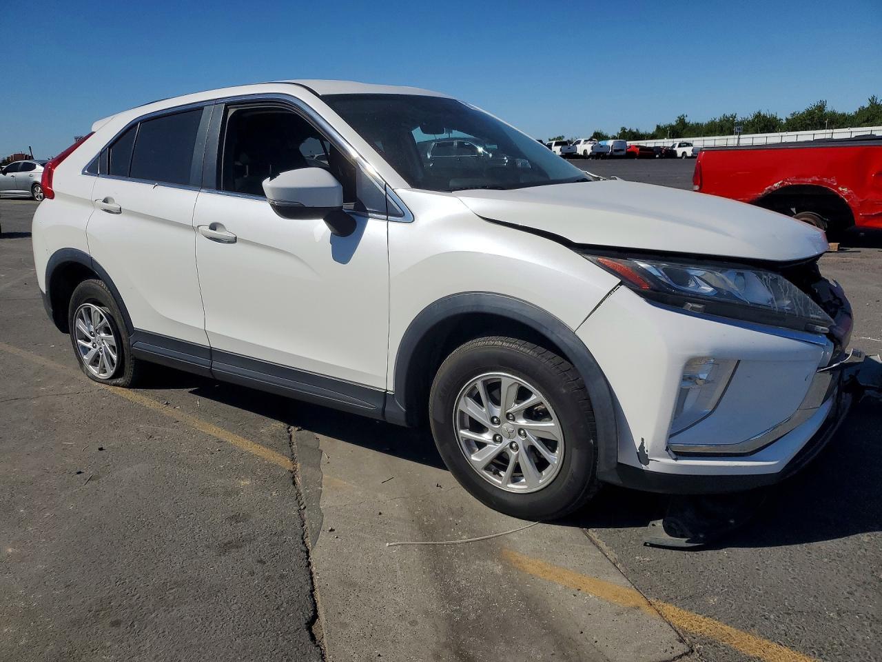 2019 Mitsubishi Eclipse Cross Es - Image 4