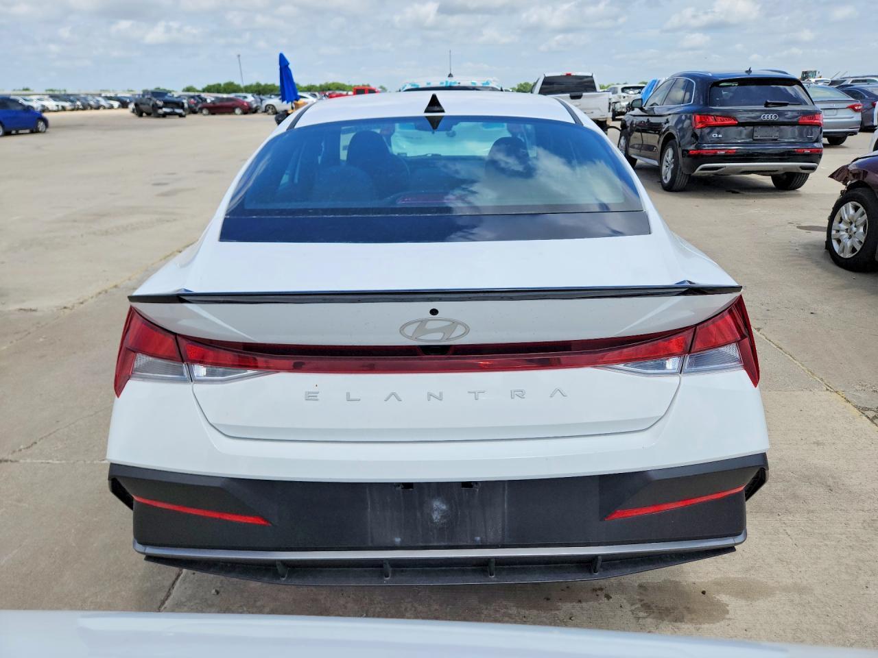 2025 Hyundai Elantra Sel Sport - Фото 6