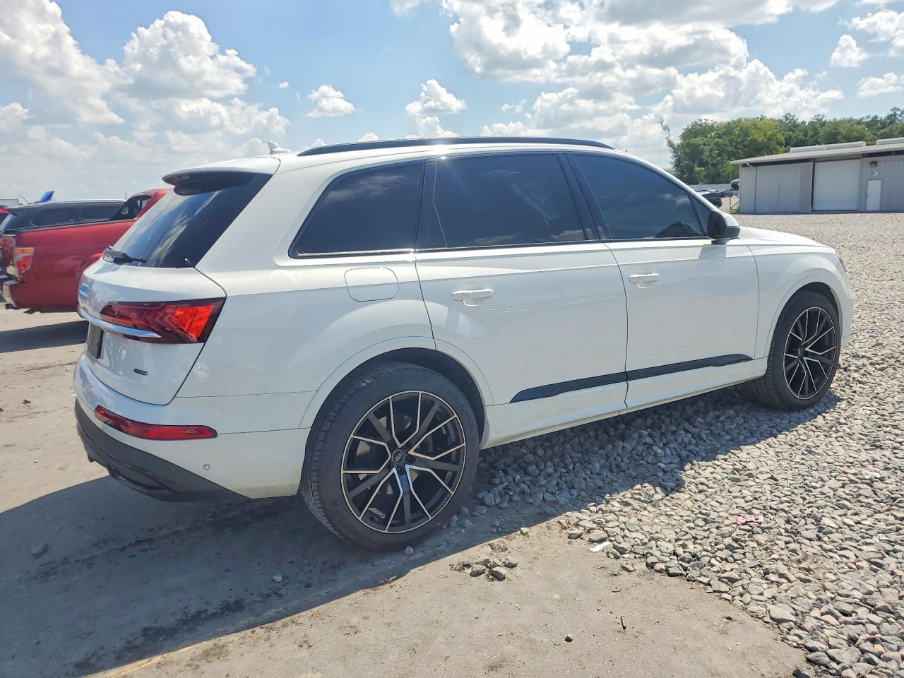2021 Audi Q7 Premium Plus - Фото 3