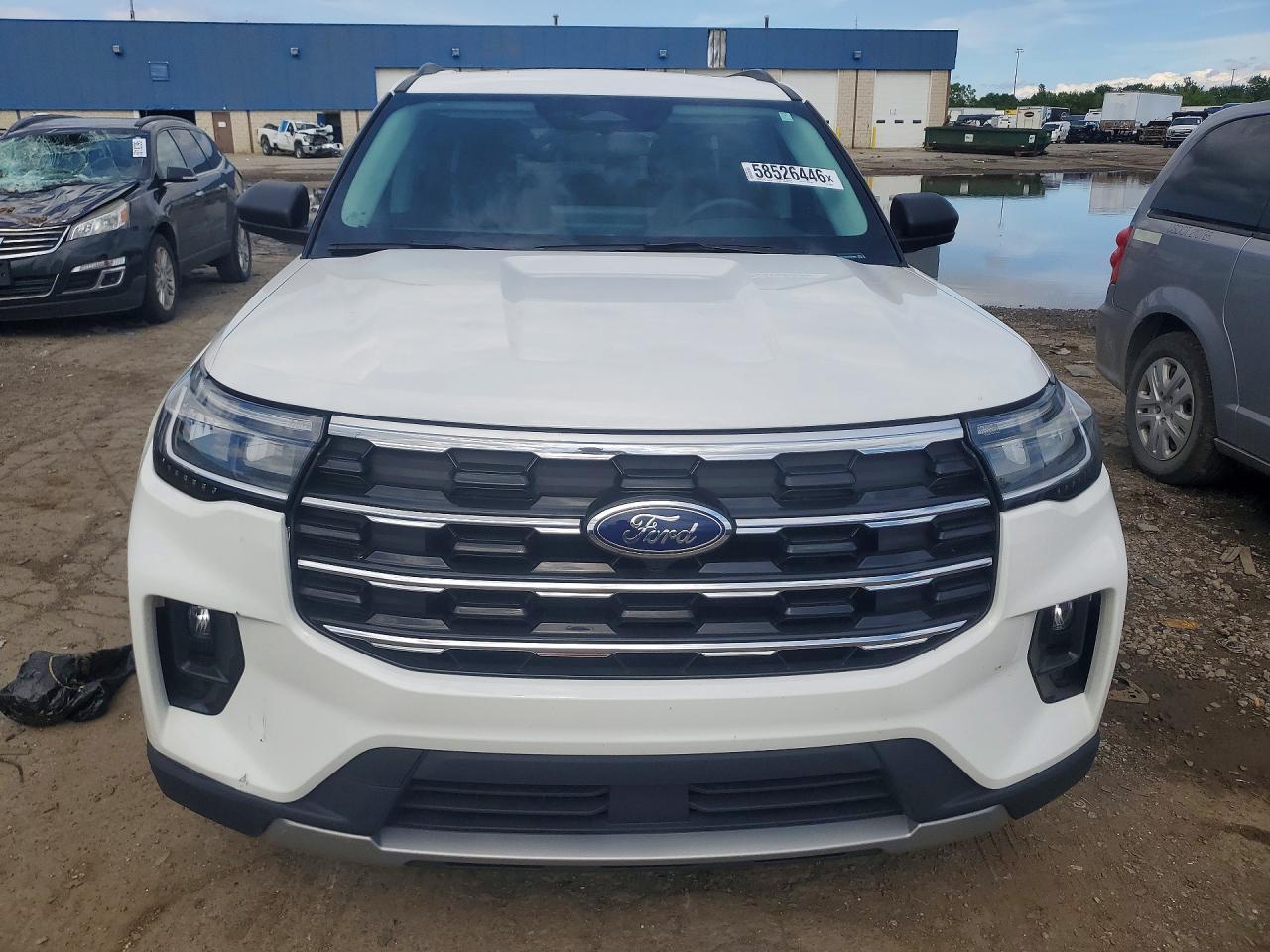 2025 Ford Explorer Active - Фото 5