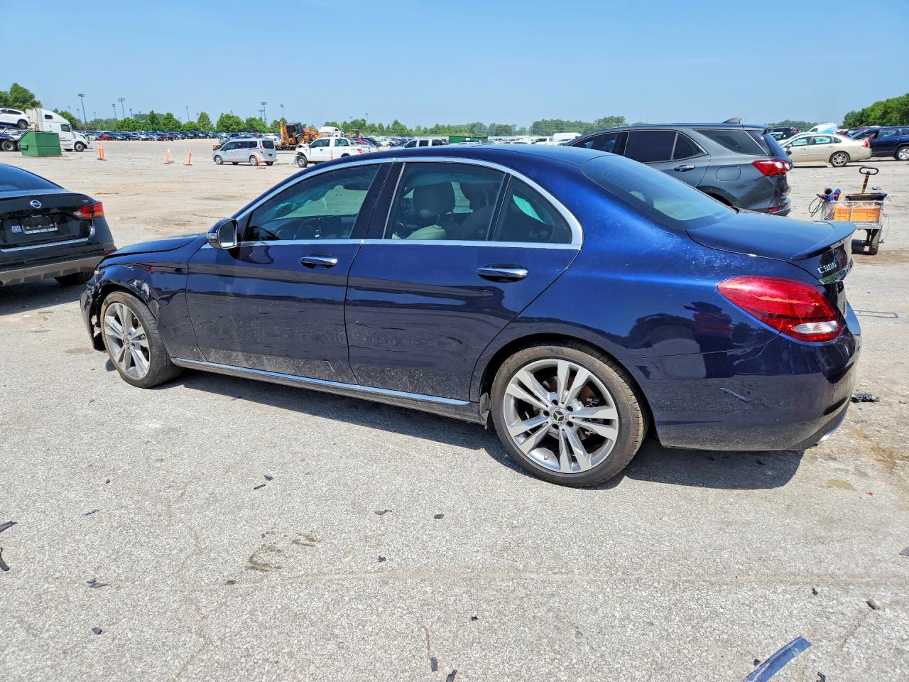 2017 Mercedes-Benz C 300 4Matic - Фото 2