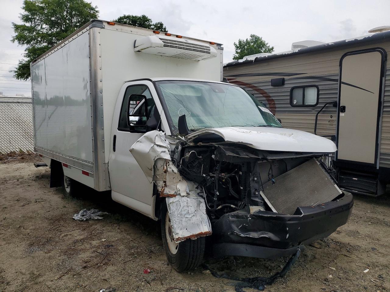 2019 GMC Savana Cutaway G3500 - Фото 4