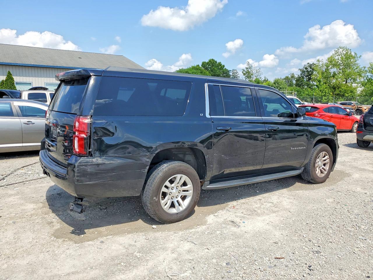 2019 Chevrolet Suburban C1500 Lt - Image 3