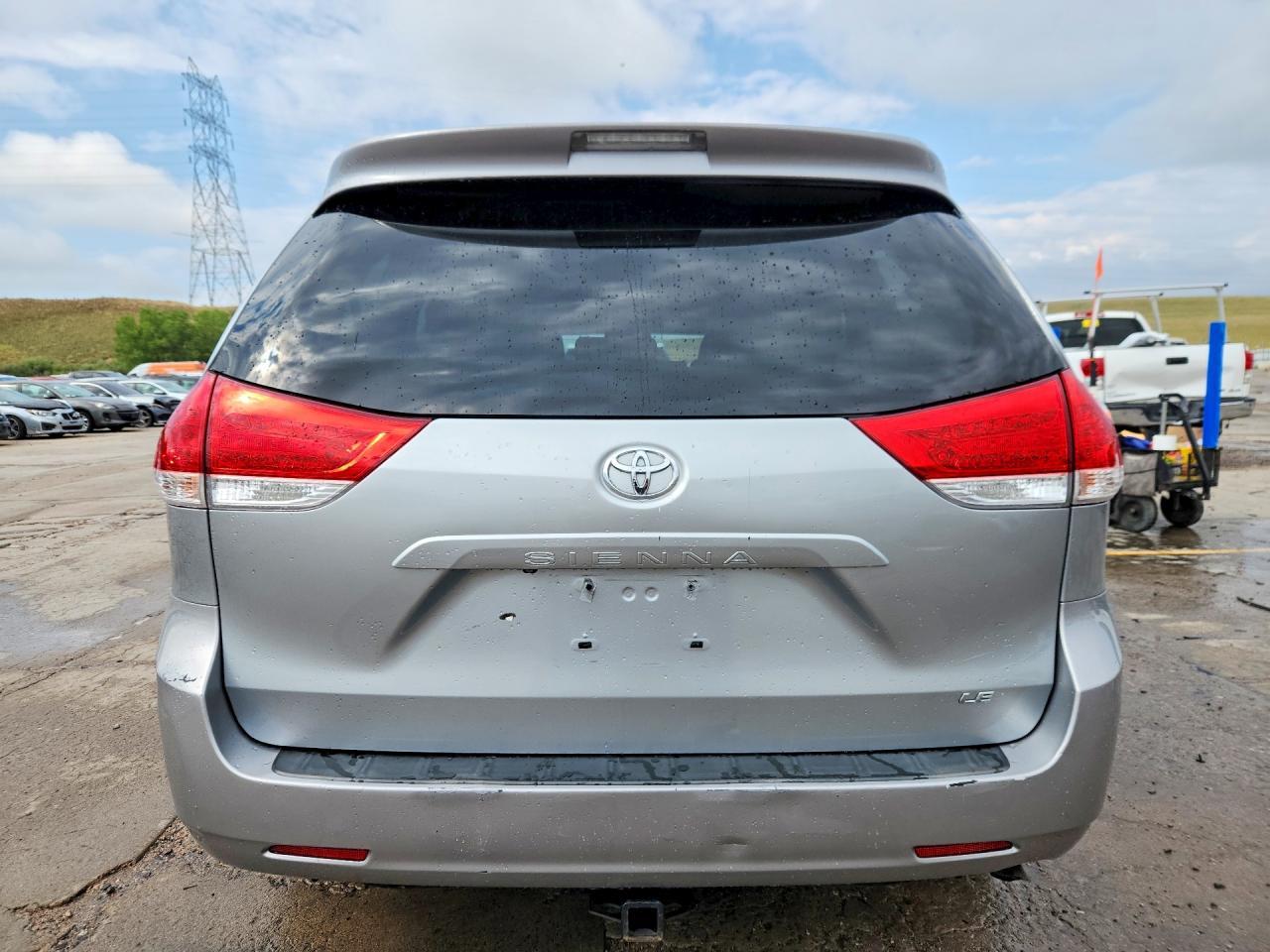 2014 Toyota Sienna Le - Image 6