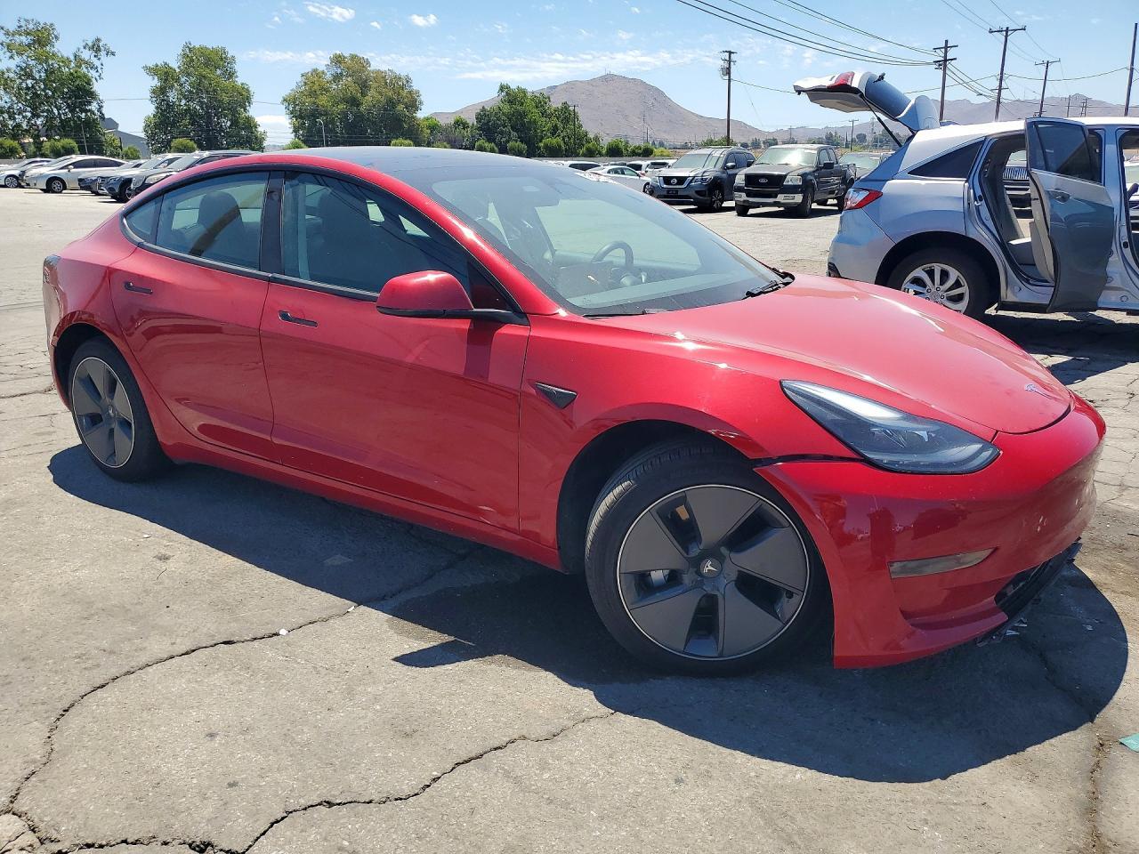 2023 Tesla Model 3 - Image 4