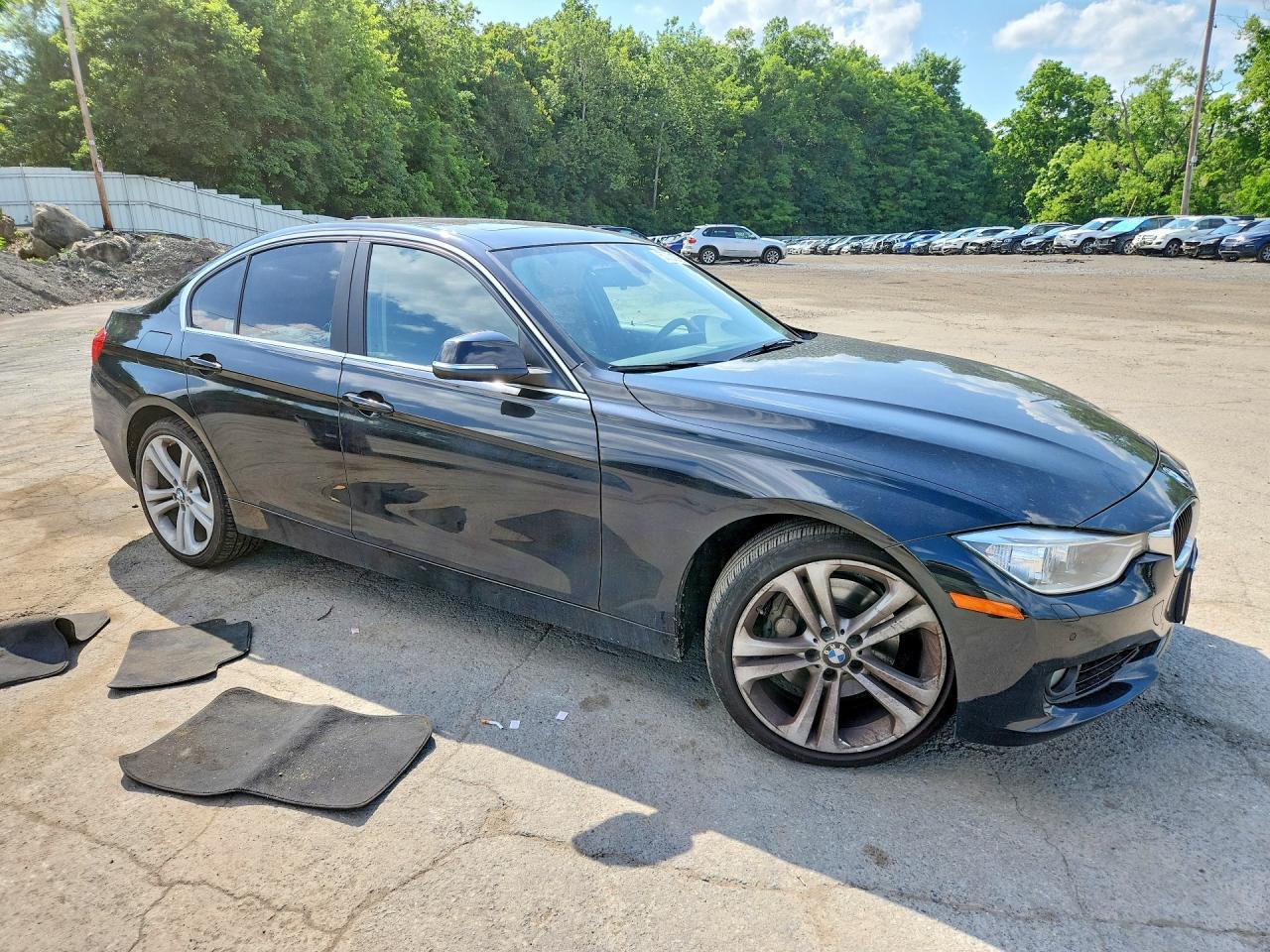 2015 BMW 335 Xi - Image 4
