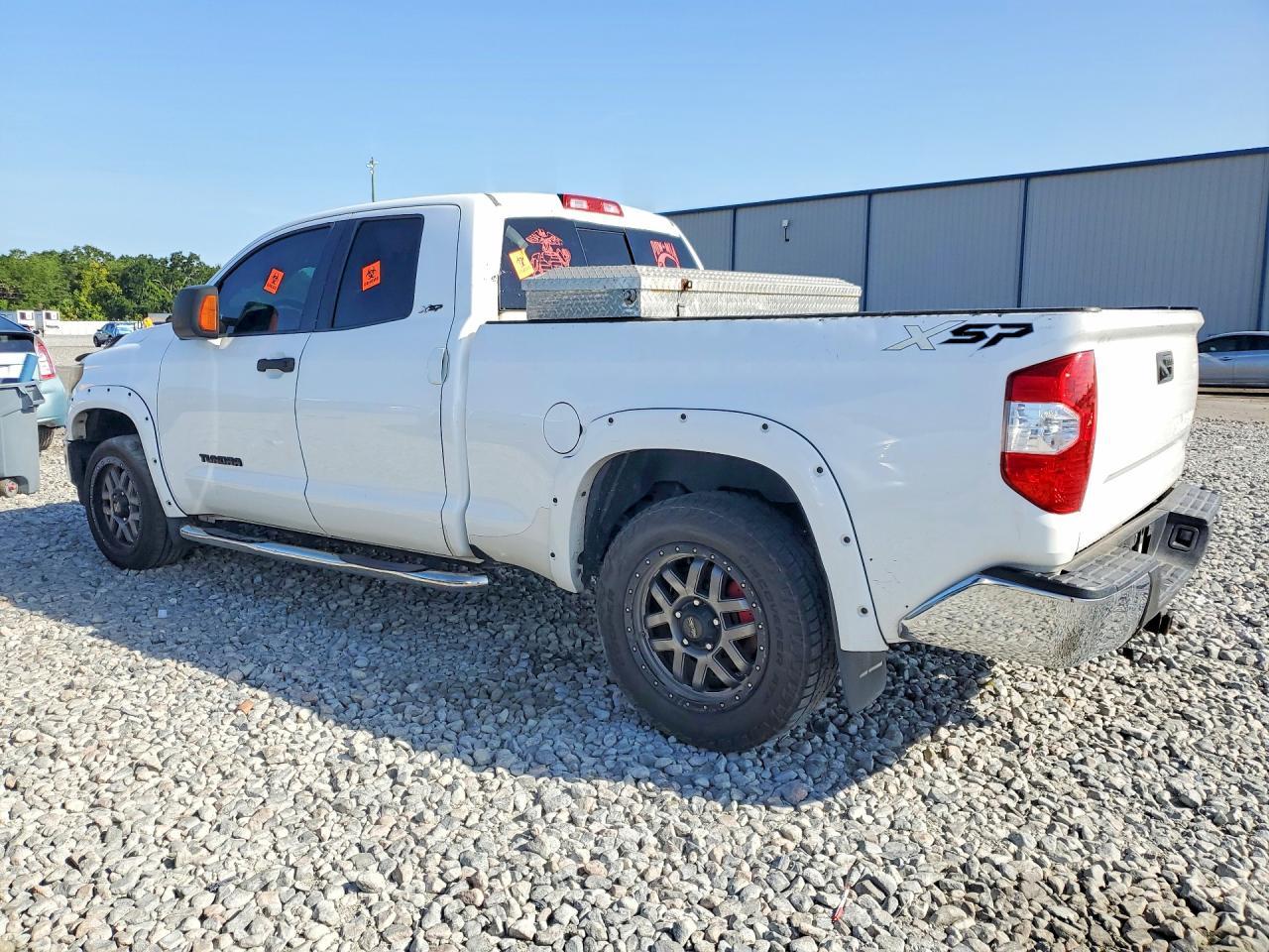 2018 Toyota Tundra Sr5 - Image 2