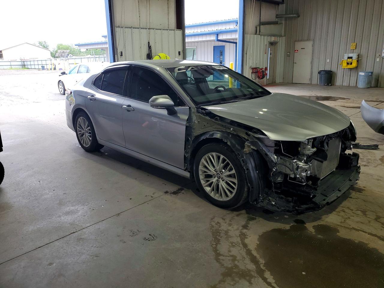 2018 Toyota Camry Xle - Фото 4