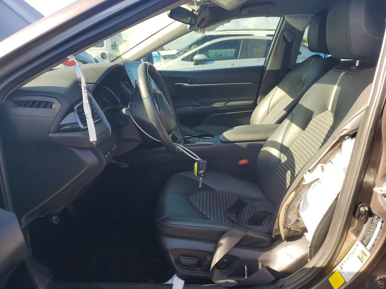 2023 Toyota Camry Se - Image 7