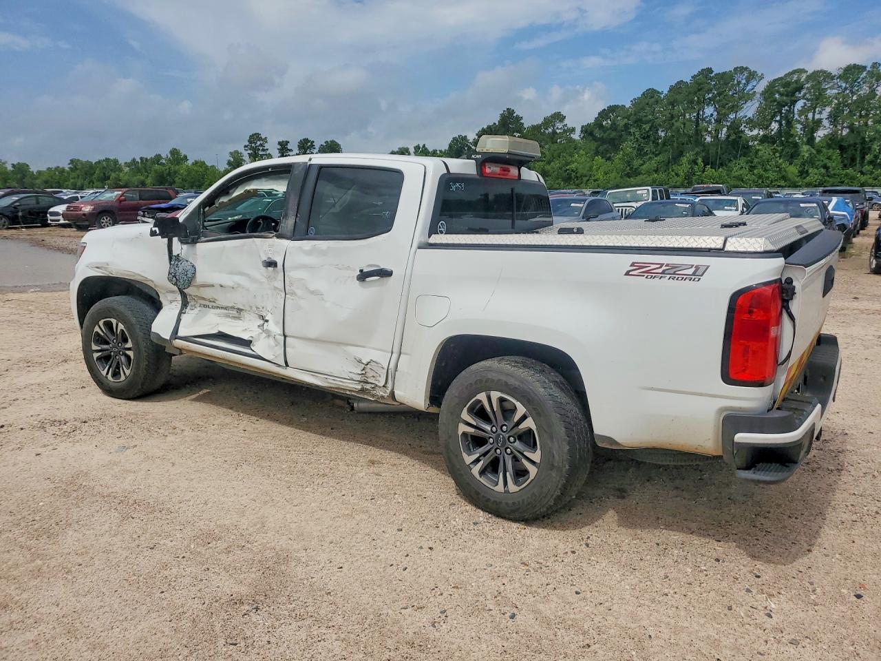 2022 Chevrolet Colorado Z71 - Фото 2