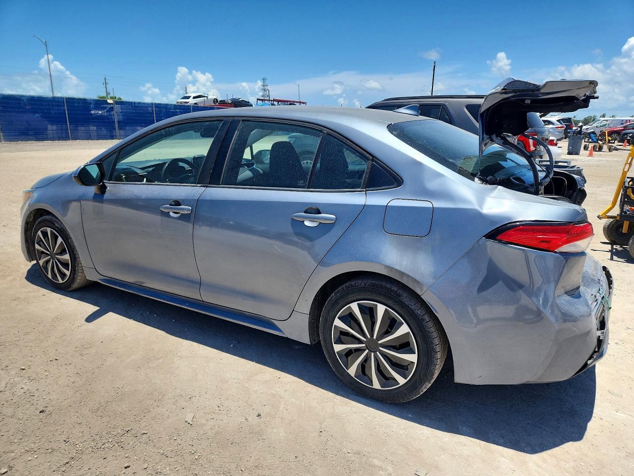 2020 Toyota Corolla Le - Фото 2