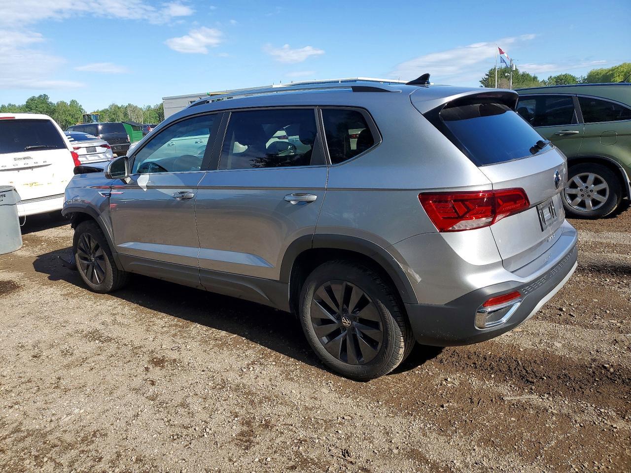 2024 Volkswagen Taos Se - Фото 2