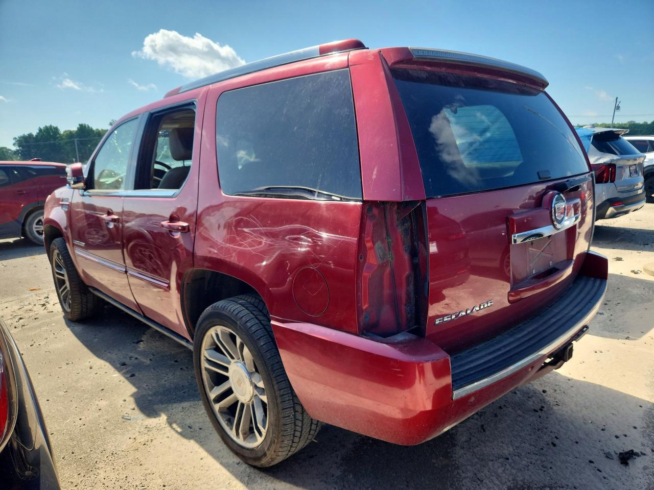 2013 Cadillac Escalade Premium - Image 2