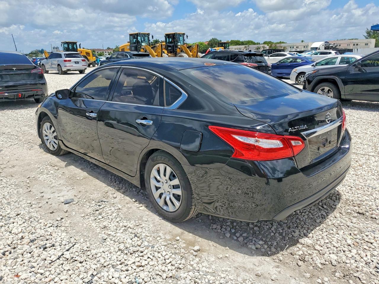 2016 Nissan Altima 2.5 S - Фото 2