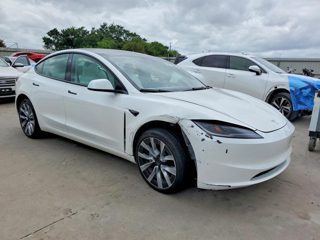2024 Tesla Model 3 - Фото 4