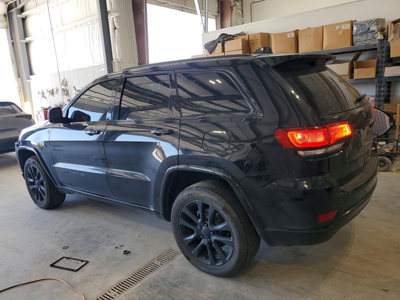 2018 Jeep Grand Cherokee Laredo - Фото 2