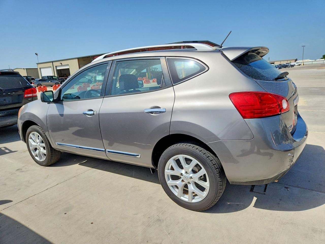 2015 Nissan Rogue Select S - Фото 2
