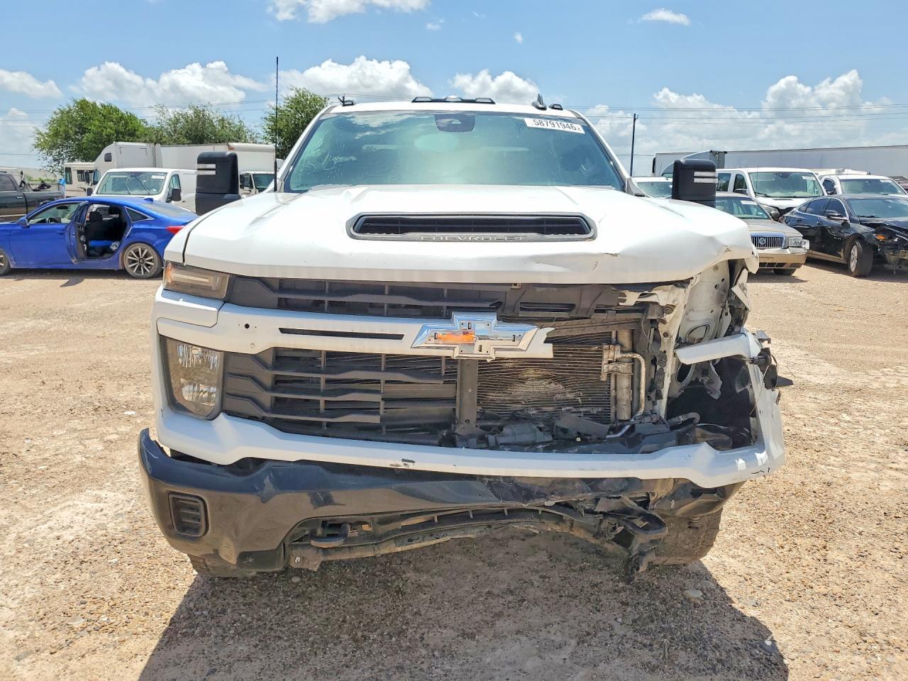 2024 Chevrolet Silverado K2500 Custom - Image 5