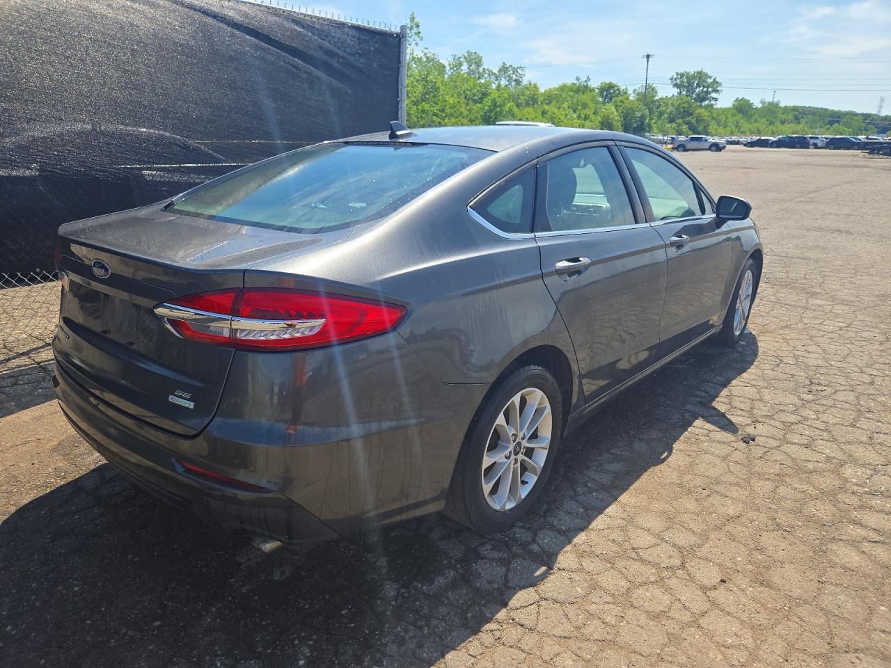 2020 Ford Fusion Se - Фото 3