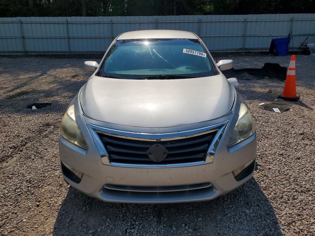 2015 Nissan Altima 2.5 S - Image 5