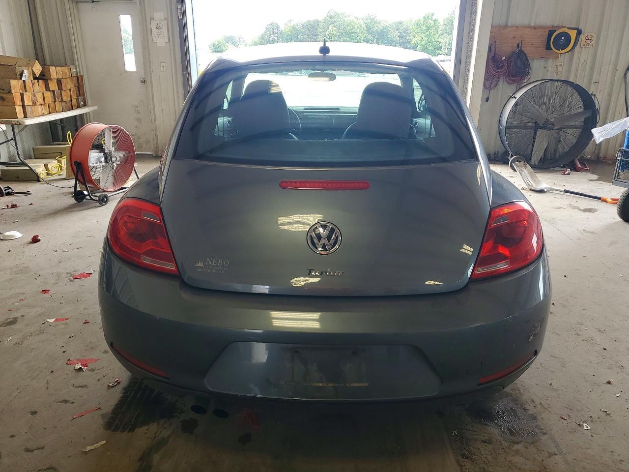 2016 Volkswagen Beetle 1.8T - Фото 6