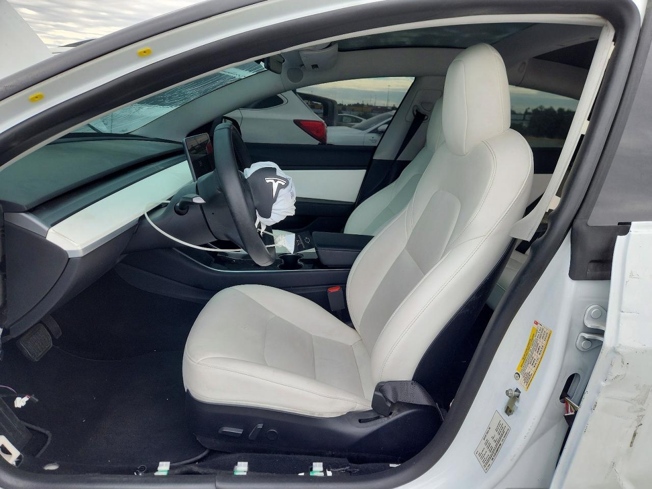 2019 Tesla Model 3 - Image 7