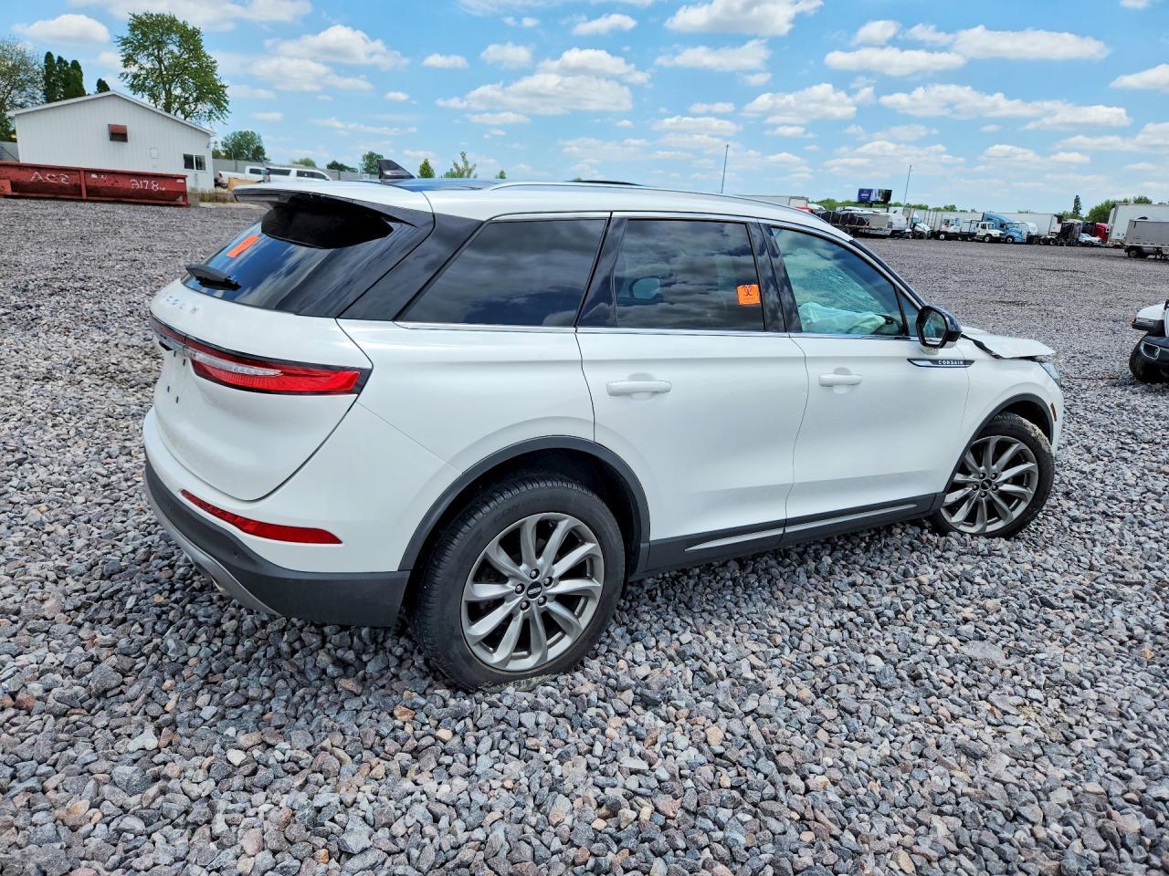 2022 Lincoln Corsair - Фото 3