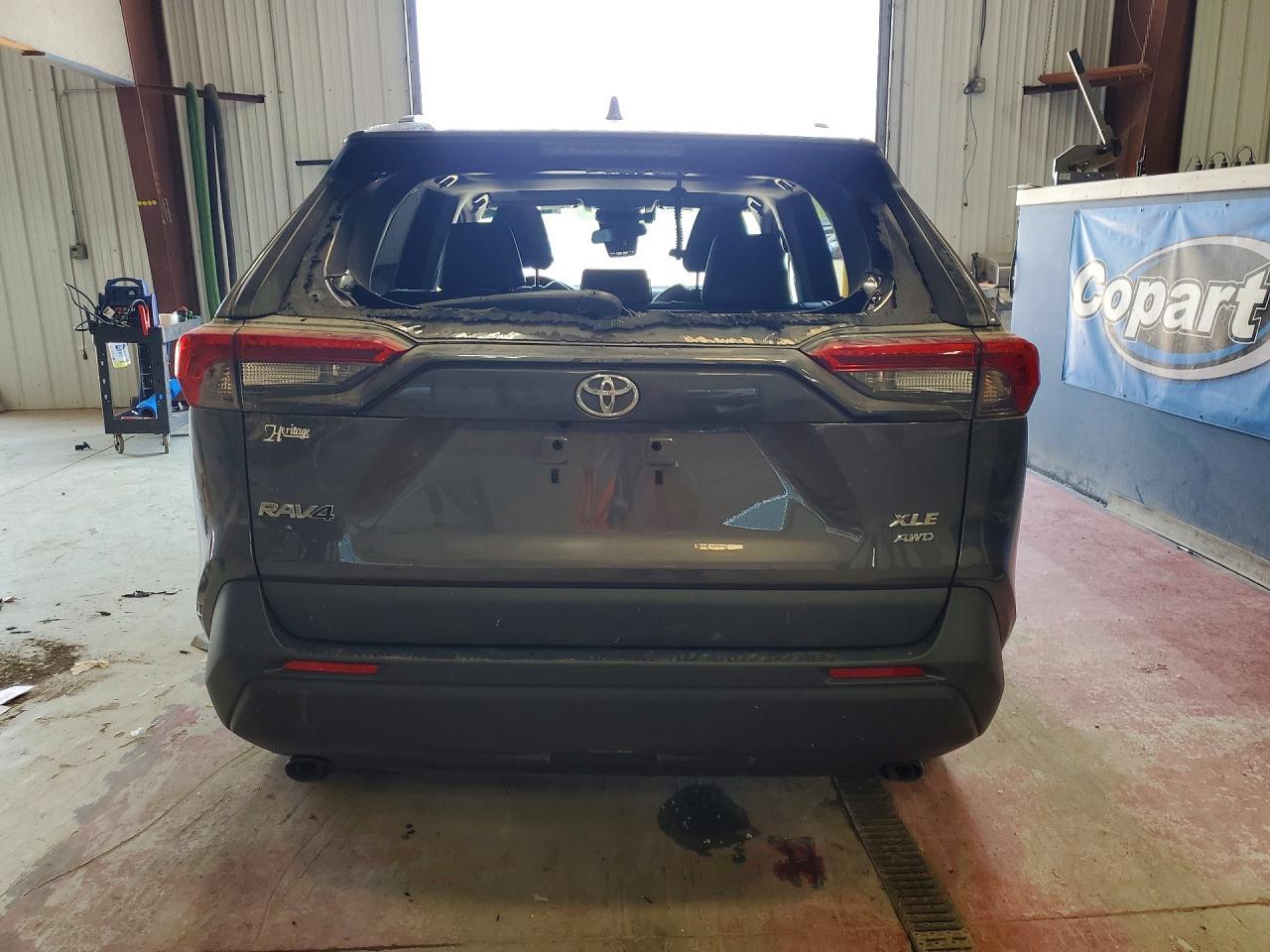 2022 Toyota Rav4 Xle Premium - Image 6