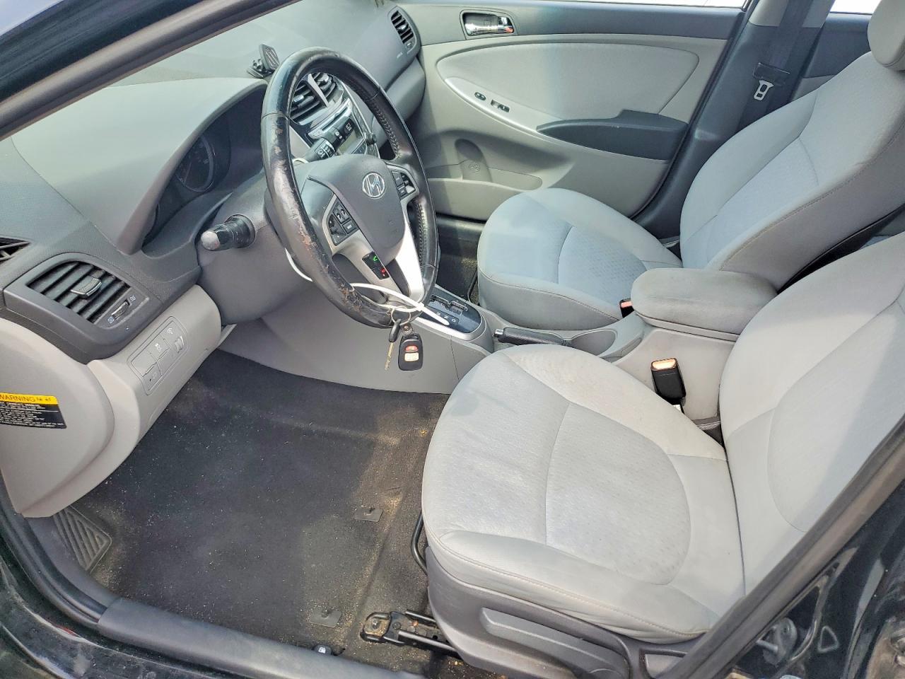 2013 Hyundai Accent - Image 7