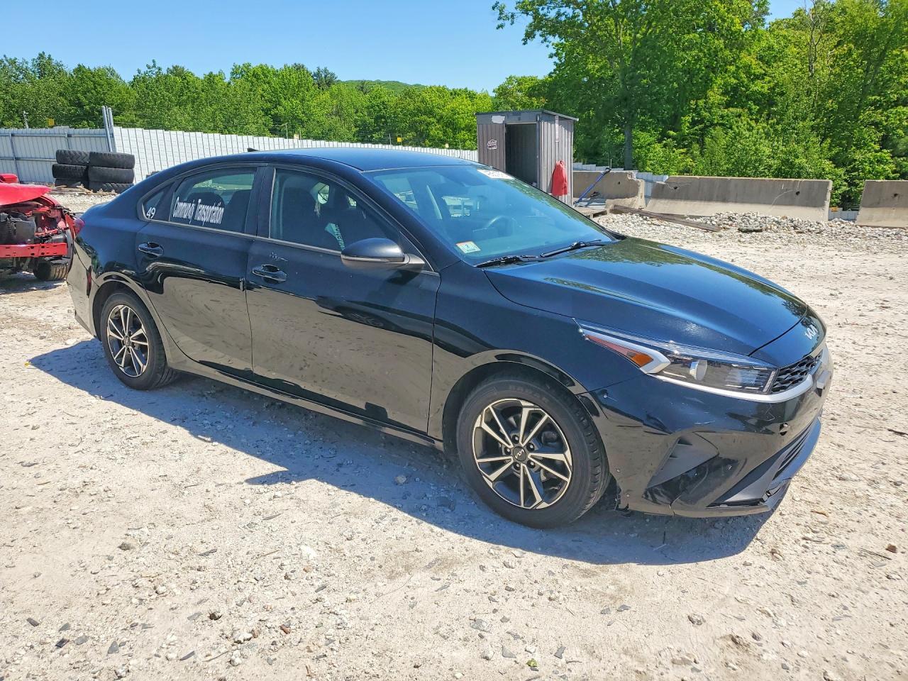 2023 Kia Forte Lxs - Image 4