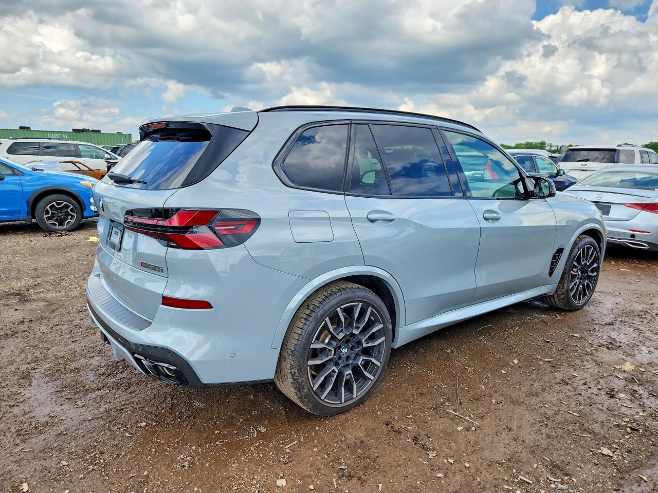 2025 BMW X5 M60I - Фото 3