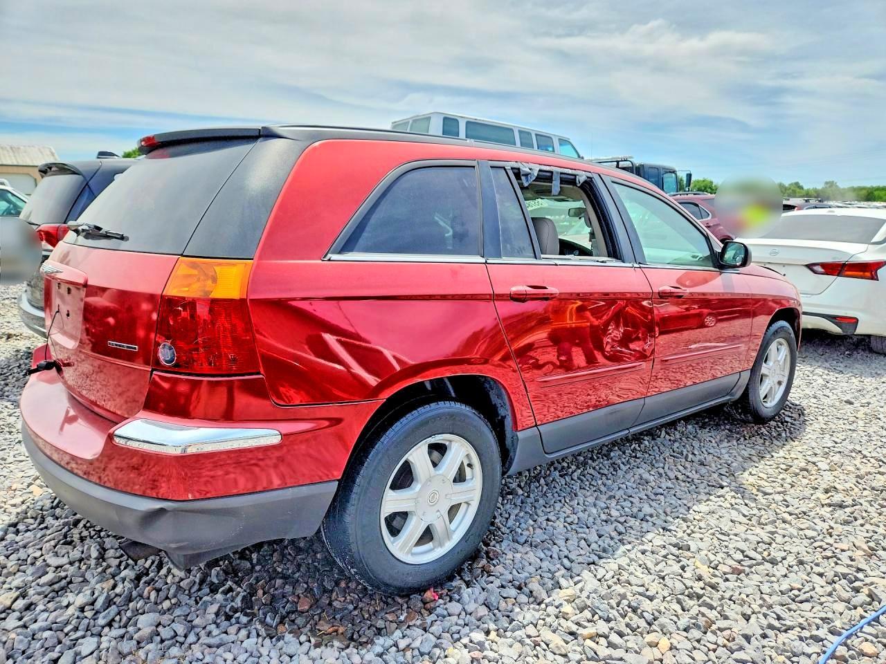 2005 Chrysler Pacifica Touring - Image 3
