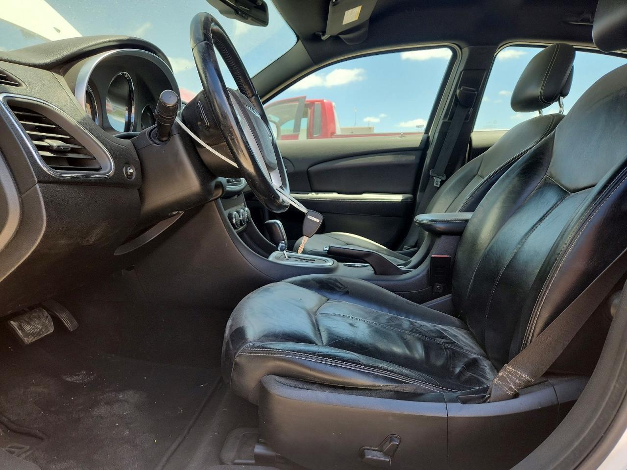 2011 Chrysler 200 Limited - Фото 7