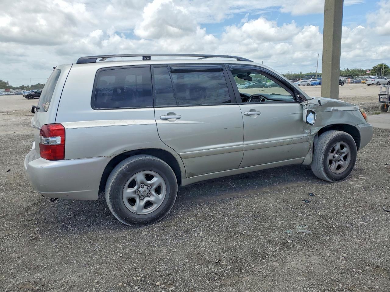 2004 Toyota Highlander Base - Фото 3