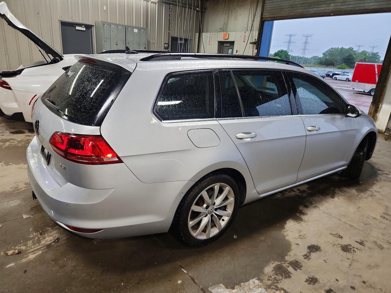 2016 Volkswagen Golf Sportwagen S - Фото 3