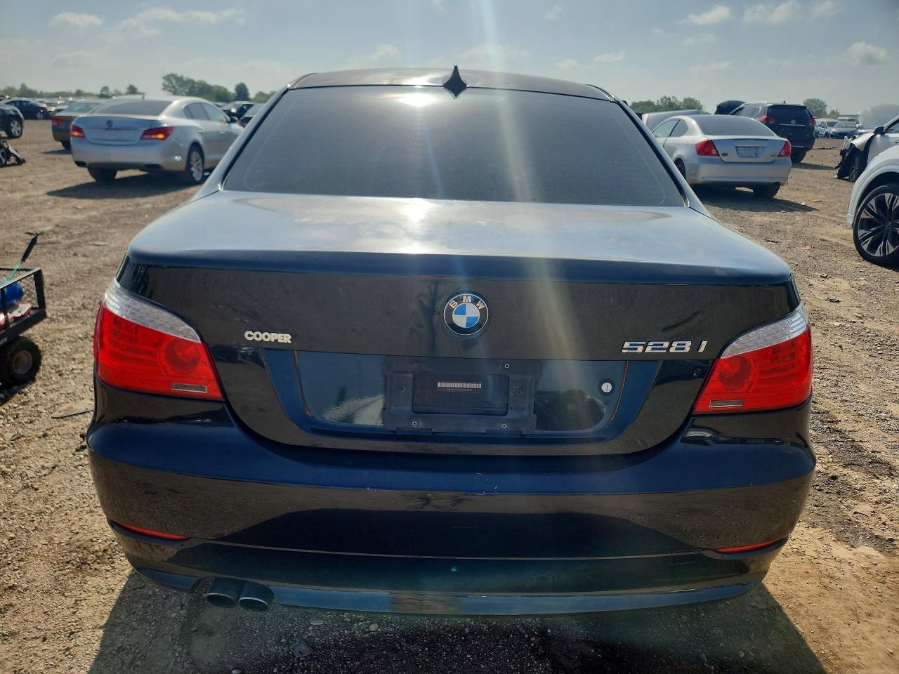 2010 BMW 528 Xi - Фото 6