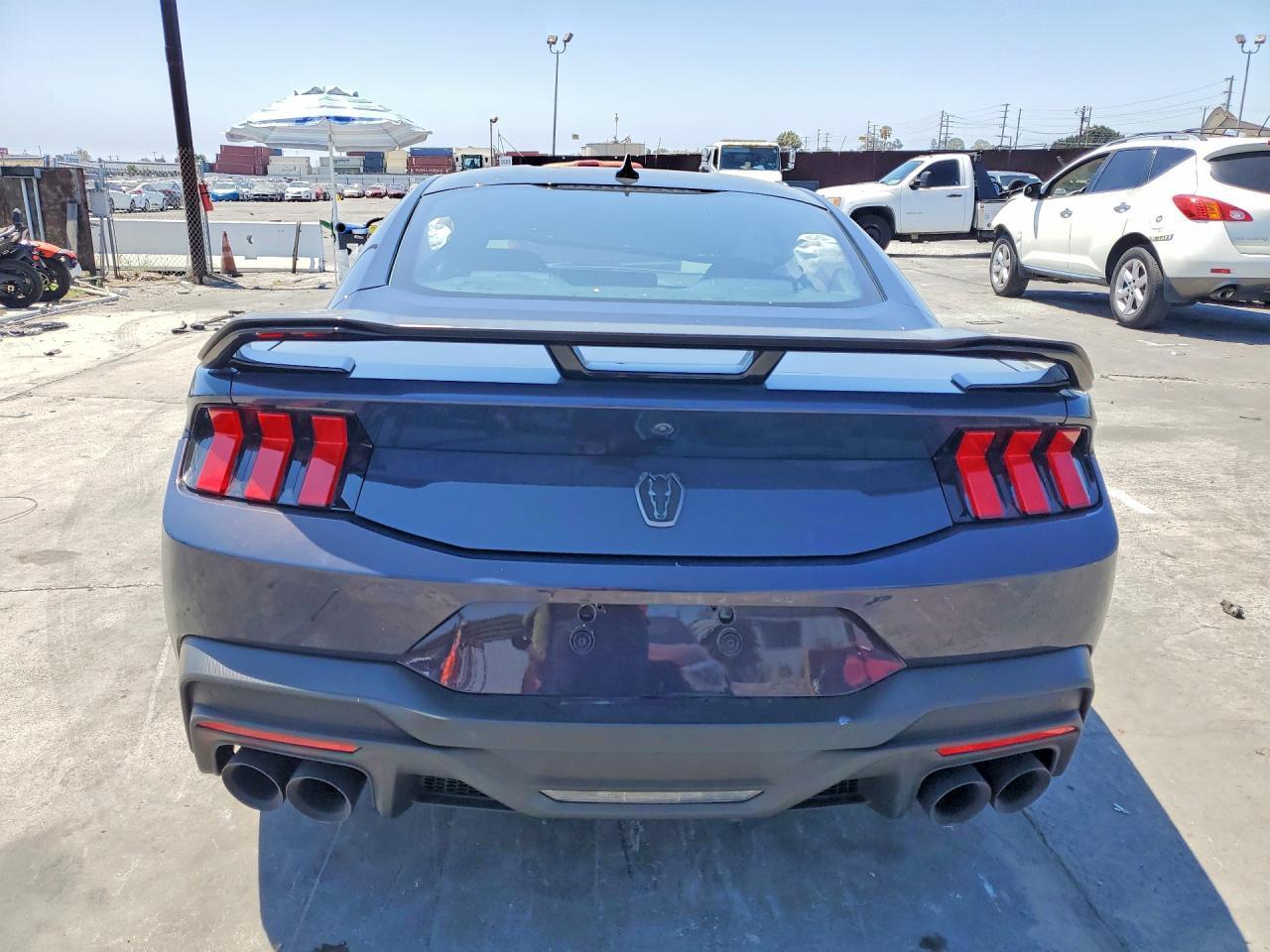 2025 Ford Mustang Dark Horse - Image 6