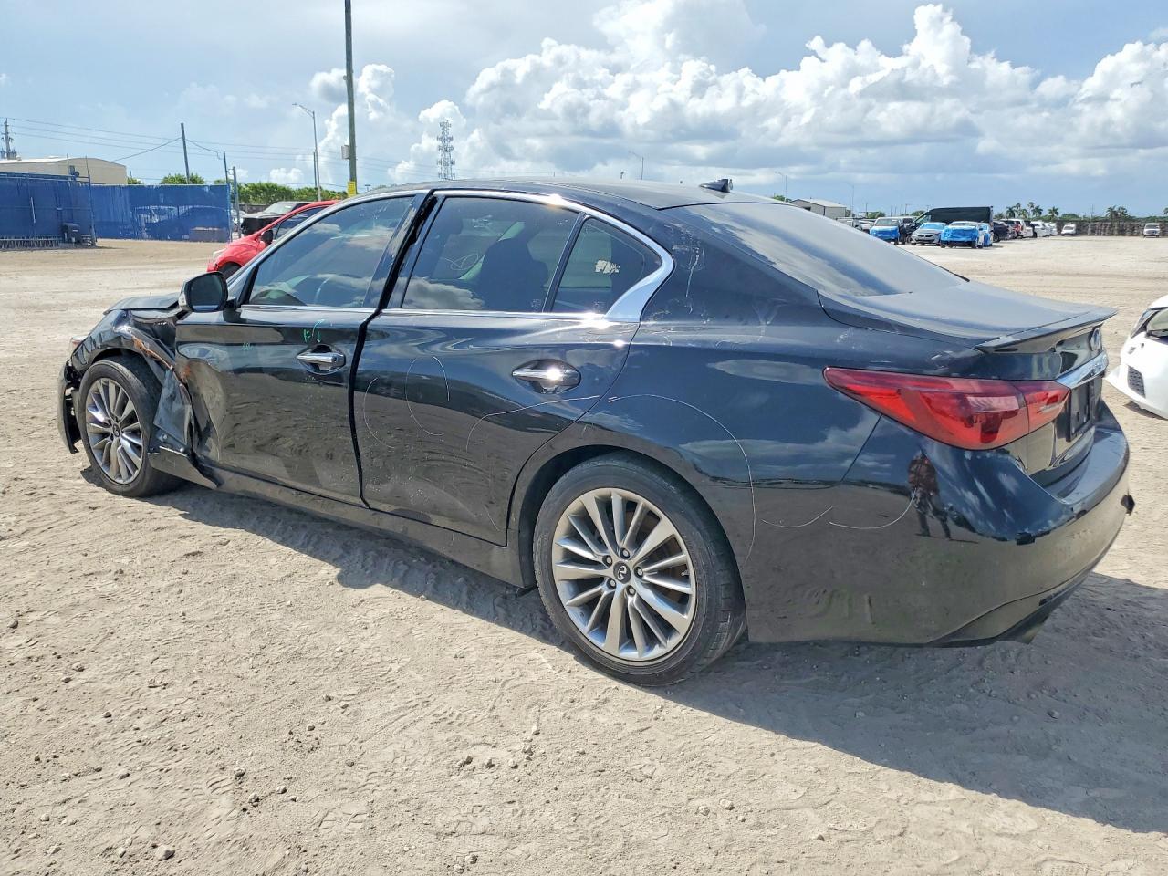 2019 Infiniti Q50 3.0T Luxe - Фото 2
