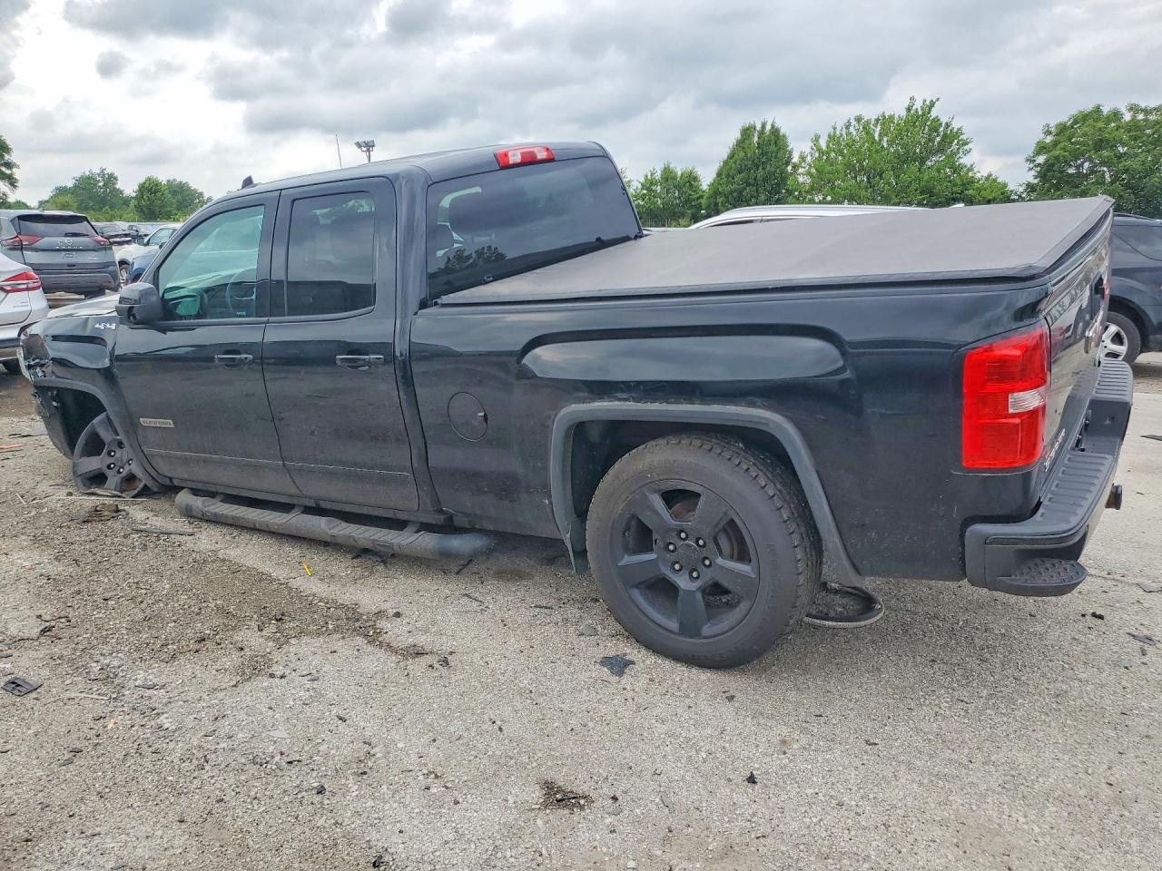 2018 GMC Sierra K1500 - Image 2